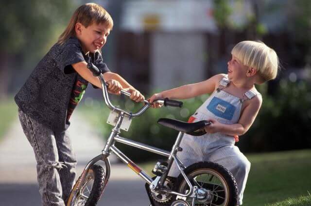 Aggressivitat Bei Kindern Bring Deinem Kind Bei Zu Reagieren Wenn Andere Kinder Es Schlagen Ich Bin Mutter