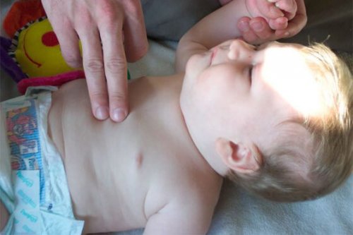 Baby wiederbeleben - Wiederbelebung eines Kindes