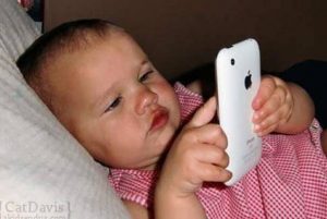 Wie iPads und Smartphones Kinder unter 2 Jahren beeinflussen