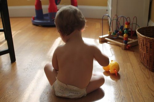 Ipads und Smartphones - Baby spielt