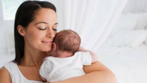 Wie lindert man Koliken bei Babys?