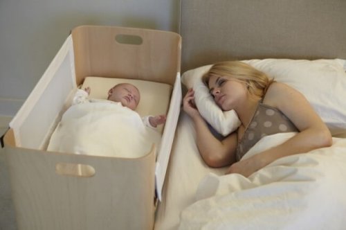 Die richtige Schlafposition für Babys zu wählen kann den plötzlichen Kindstod vermeiden.
