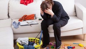 Dieses Video erklärt, warum es anstrengend ist, eine Vollzeitmutter zu sein