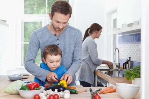 Ehemann und seine Rolle - Vater kocht mit Kind