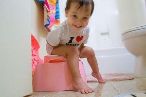 Windelentwöhnung: Wie man dem Kind beibringt, auf die Toilette zu gehen