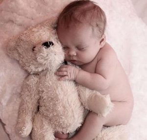 Liebe Mama - Brief eines Babys, das seine Mutter nachts aufweckt