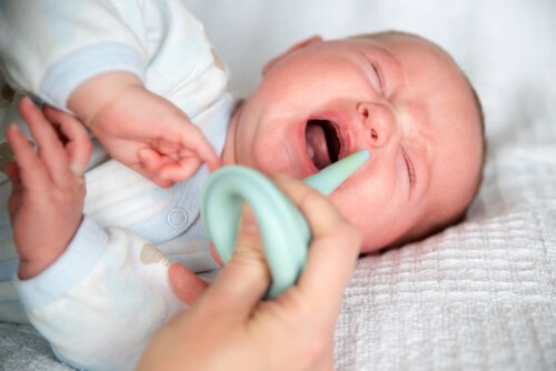 Die Nase deines Babys von Schleim befreien - so geht es ganz einfach