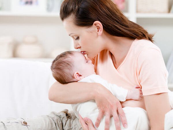 Dein Baby ist in deinen Armen zu Hause