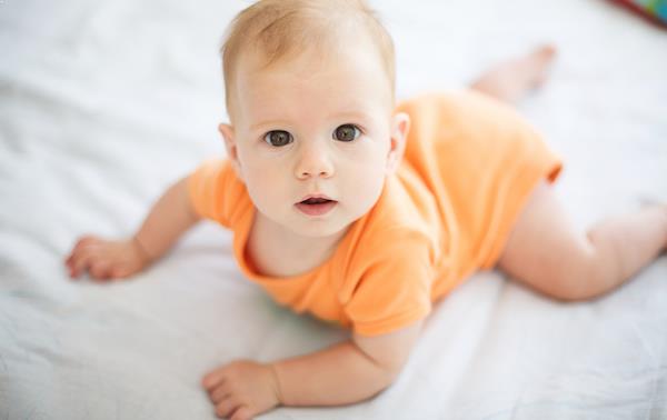 Dinge, die du deinem Baby niemals antun solltest: Lass es nie alleine.