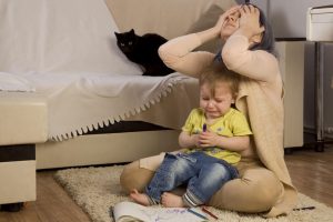 Warum benehmen sich manche Kinder schlecht, wenn Mama da ist?