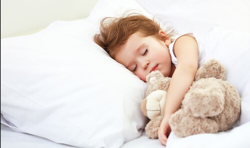 Wie viel sollte ein Kind schlafen?