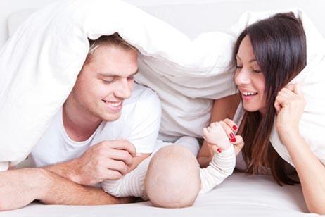 an das Elternsein gewöhnen