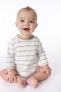 Bringe deinem Baby bei, zu sitzen