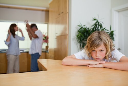 streiten - eltern-streiten-vor-ihren-kindern