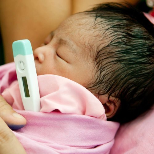 Fieber kann Ursache für Dehydrierung bei gestillten Babys sein