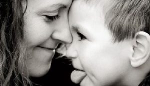 zu viel spielzeug mutter kind