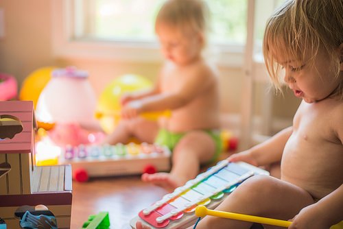 Babys lernen spielerisch