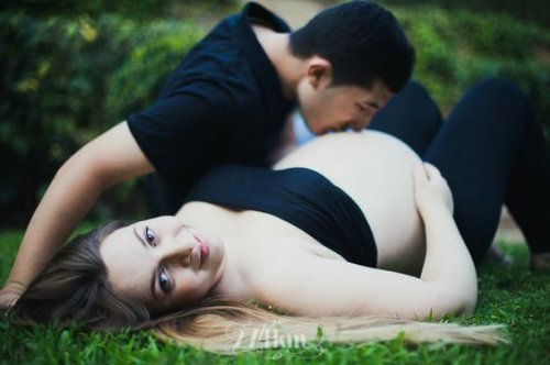 Schwangere Frau mit Partner