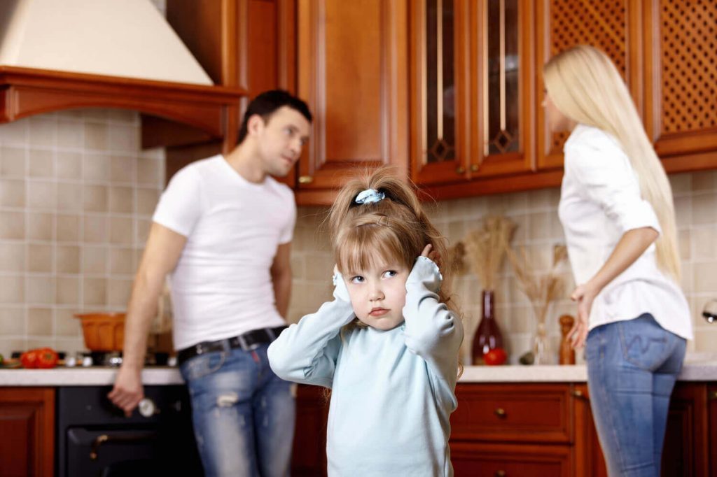 Schlechte Laune der Eltern kann die emotionale Entwicklung des Kindes beeinflussen