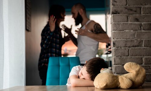 Die Folgen von Kindesmissbrauch wirken sich auf die Entwicklung aus