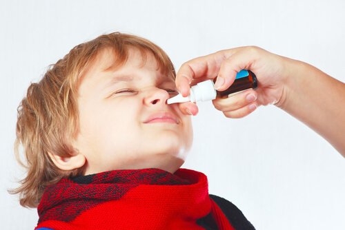 Verstopfte Nase bei Kindern: was tun?