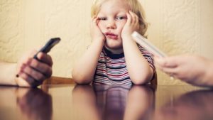 Deine Handysucht schadet den Kindern!