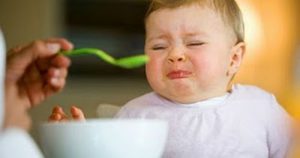 3 Gründe aus denen du dein Kind nicht zum Essen zwingen solltest