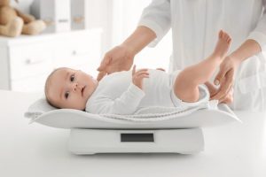 6 Tipps, wie du das Gewicht deines Babys kontrollieren kannst