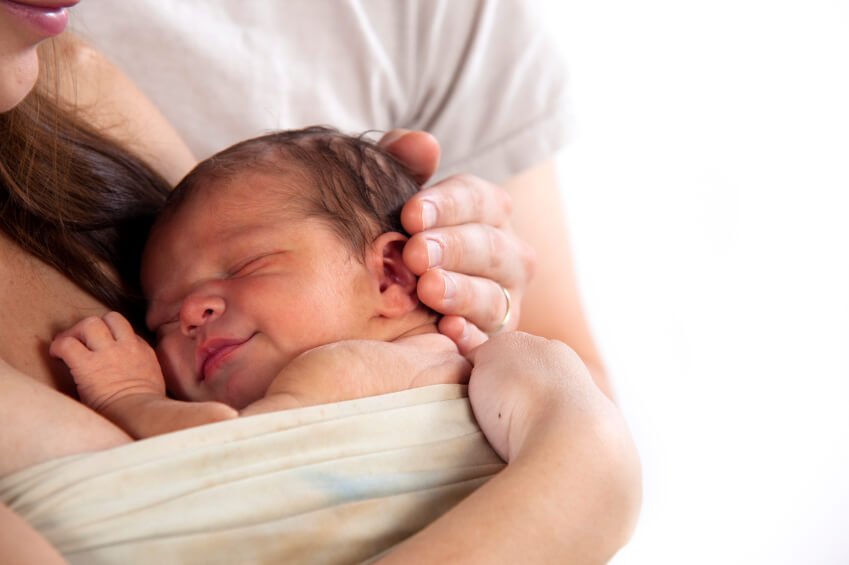Bindungstheorie: Warum Umarmungen so wichtig für dein Baby sind