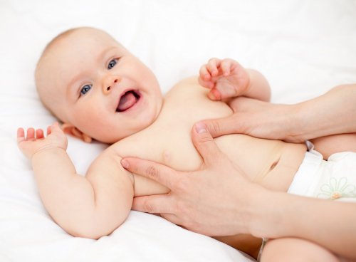 krabbelt - baby-laechelt