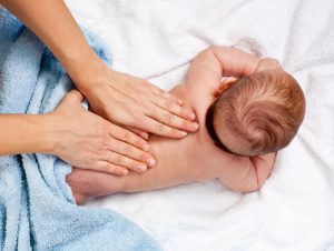 Die Stimulierung der Sinne eines Babys
