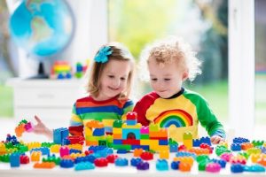 So fördern Konstruktionsspiele für Kinder die Entwicklung