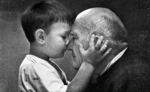 Mein Großvater hat silbernes Haar und ein Herz aus Gold