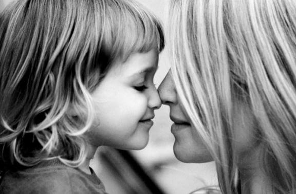 Muttersein: die Bindung zwischen Mutter und Kind