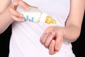 Aufbewahrung von Muttermilch Flasche