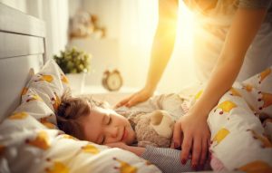 Leichter aufwachen: Wie du deinem Kind helfen kannst