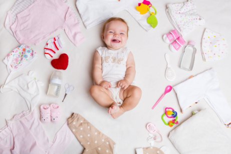 Welche Baby-Sommerkleidung brauchen Neugeborene?