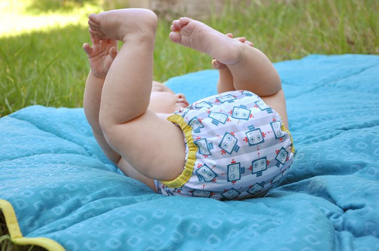 Madenwurm - Baby-Windel-mit-Madenwurm