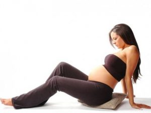 Beckenbodenübungen für Schwangere Beckenheben