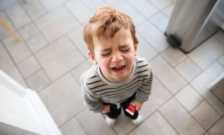 Kind weint wegen jeder Kleinigkeit die Situationen