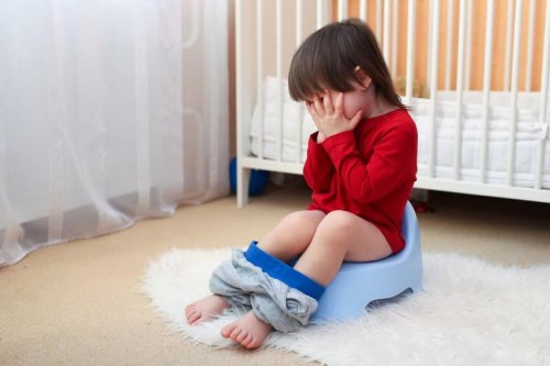 Kinder mit Gastroenteritis haben manchmal Durchfall.