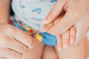 4 hilfreiche Tipps zum Kinderfingernägel schneiden