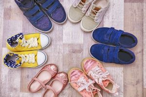Kinderschuhe sorgfältig auswählen