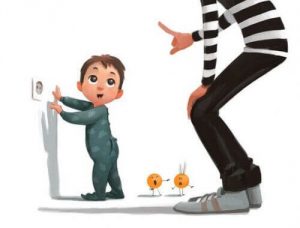 Tricks, um Kinder von Steckdosen fernzuhalten