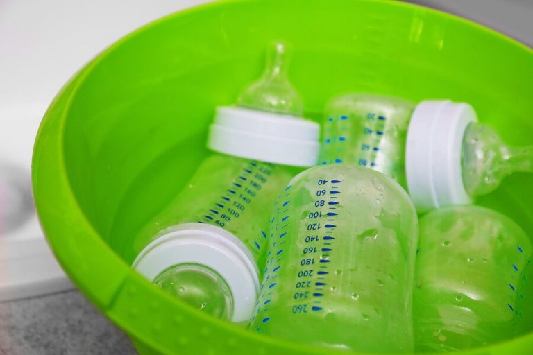 Tipps zum Sterilisieren von Babyflaschen
