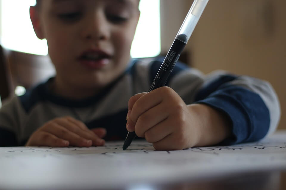 Spaß haben an der Entwicklung der Handschrift.