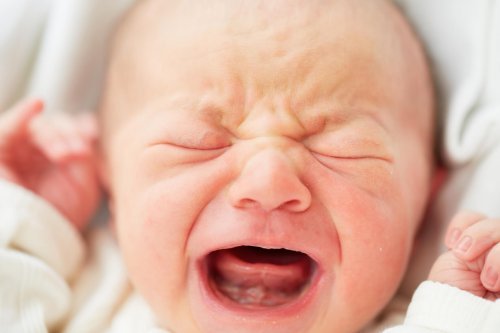 Schlafroutine deines Babys: weinendes Baby