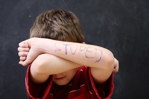 Niedriges Selbstbewusstsein von Kindern: 3 häufige Probleme