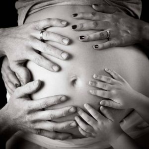 Die Privatsphäre einer Mutter wird durch Gesetze gefährdet