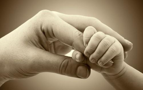 Mütter von Babys können emotional unterstützt werden.